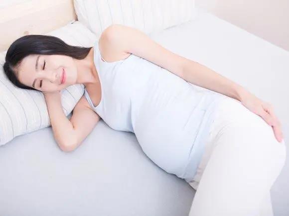 一個(gè)好的睡姿決定健康程度！這兩種姿勢不僅舒服，還能補腎，快試試吧!